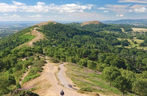 Malvern House | Charming Malvern Cottage with Outstanding Views