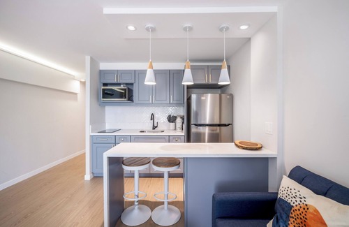 Waikiki Condo | Charming Marine Surf Studio with Full Kitchen, AC, Wifi, & 1 Assigned Parking
