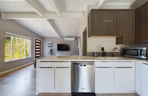 Menlo Park House | Charming Menlo Park 4BR w/Backyard, nr Trail & Shuttle, by Blueground