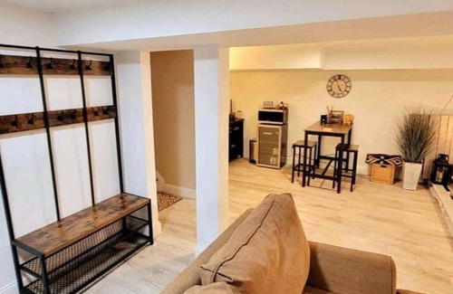 Kenilworth Bed & Breakfast | Charming Modern Farmhouse Suite