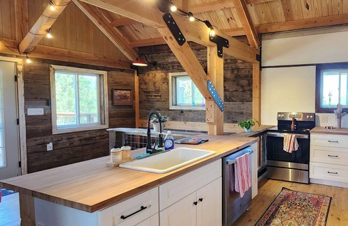 Guffey House | Charming mountain barndominium on 44 acres! Views, beautiful barndominium!