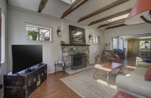 Mountain Club House | Charming Mountain Club Home1.5 Miles from town. Enjoy the best of both worlds.