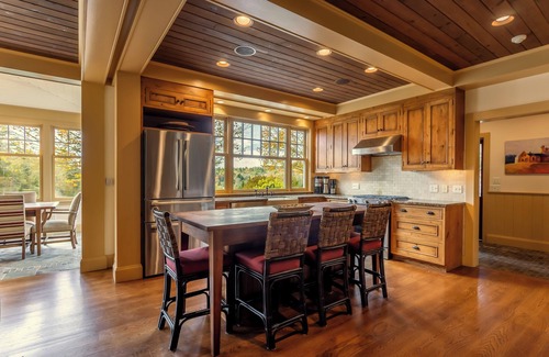 Weston House | Charming mountain retreat with pool, fire pit, glamping loft, and endless views
