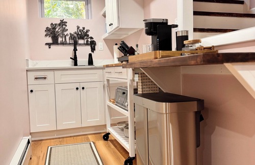 Fairfield Apartment | Charming Newly Renovated 2-bedroom apartment in Fairfield