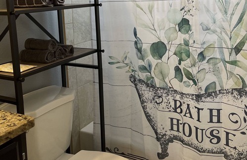 Arabi Condo | CHARMING NEWLY RENOVATED 2 BEDROOM 5 MINUTES TO FRENCH QUARTER