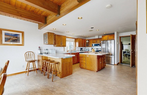 Florence House | Charming Oceanfront Home with WiFi - Secluded, Yet Close to Town