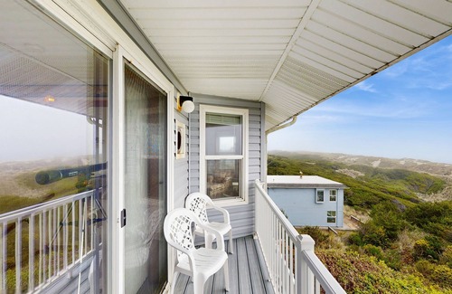 Florence House | Charming Oceanfront Home with WiFi - Secluded, Yet Close to Town
