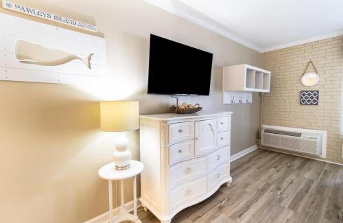 Litchfield by the Sea Apartment | Charming Oceanview King Efficiency on the 2nd Flr