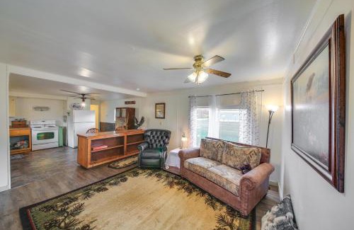 Libby House | Charming Old Farmhouse in Libby Pets Welcome!