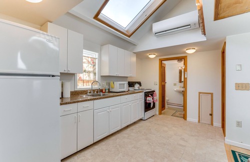 Old Lyme Cottage | Charming Old Lyme Cottage, Steps to Private Beach!