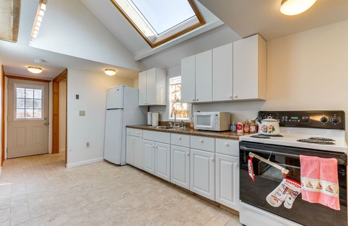Old Lyme Cottage | Charming Old Lyme Cottage, Steps to Private Beach!