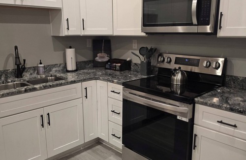 Lebanon House | Charming one level 2-bedroom townhome in brilliant Lebanon!