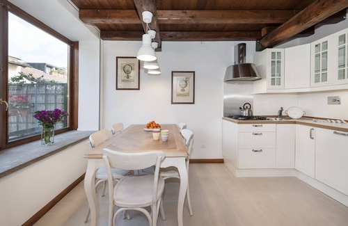 Tiburtino Villa | Charming patio house in San Lorenzo