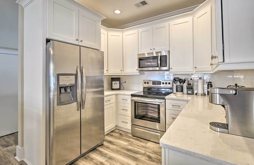 Pawleys Island House | Charming Pawleys Island Home ~ 4 Mi to Beach!
