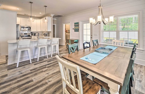 Pawleys Island House | Charming Pawleys Island Home ~ 4 Mi to Beach!