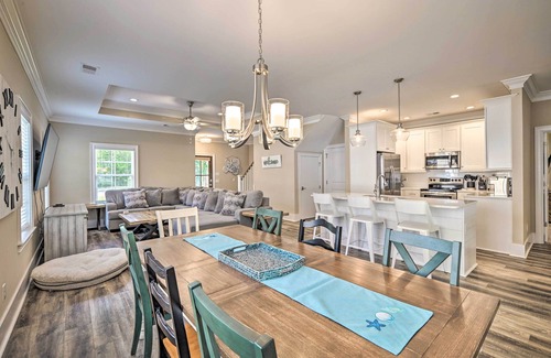 Pawleys Island House | Charming Pawleys Island Home ~ 4 Mi to Beach!