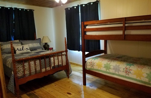 Guntersville House | Charming peaceful country retreat in close proximity to Guntersville Lake