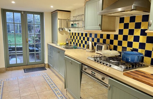 Deal Cottage | Charming, period cottage located just off the vibrant high street of Deal with a gorgeous garden!