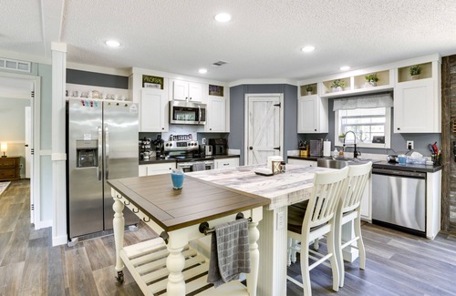 Perry House | Charming Perry Home ~ 2 Mi to the Gulf!