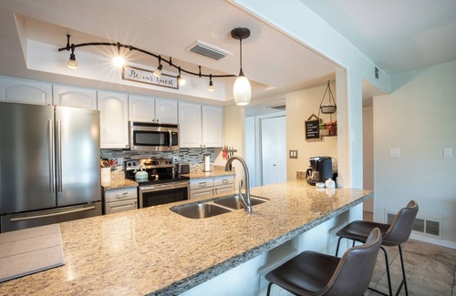 North Mountain House | Charming, pet friendly 3-bedroom house with pool, AC & garage, in sunny Phoenix