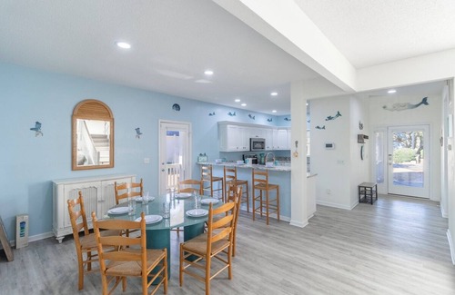 Corolla House | Charming pet-friendly home w/pool & family-friendly community amenities!