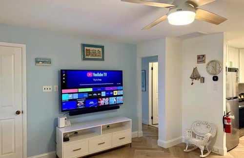 Cape May House | Charming Pet Friendly Quad - Village Green