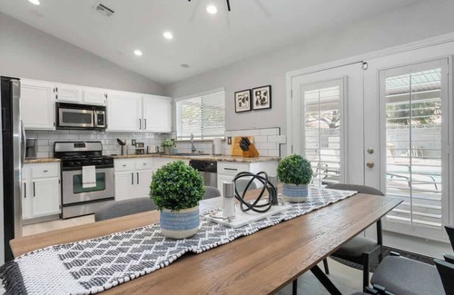 North Las Vegas House | Charming Pool Retreat: 5BR LV Home w/Pool Table