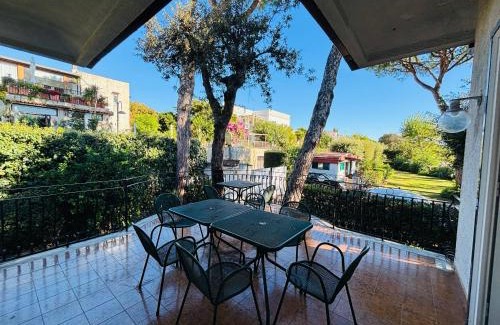Posillipo House | Charming Posillipo Sea View Ibiscus House