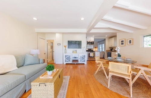 Cardiff-by-the-Sea House | Charming Private Oasis - Sunsets, Pool, Spa