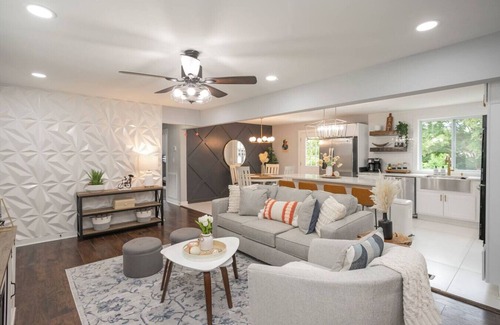 Donelson Apartment | * Charming & Pristine * Renovated 3BR * Near DT!
