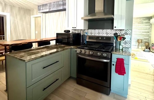 Fruita House | Charming, private house in center of adventure town Fruita with AC & Garage