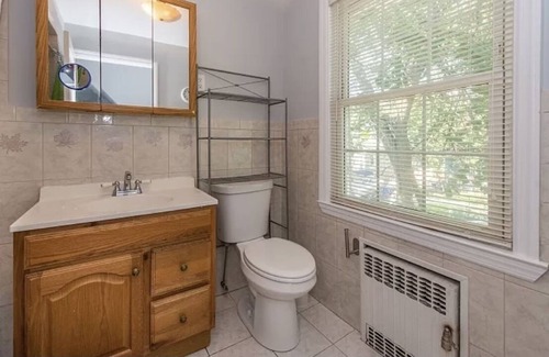 Roselle House | Charming Private Room Complete4