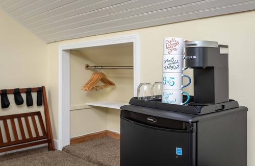 Luray Apartment | Charming Private Suite w/Mountain Views & WiFi