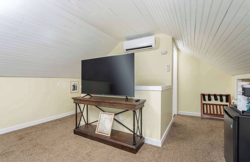 Luray Apartment | Charming Private Suite w/Mountain Views & WiFi