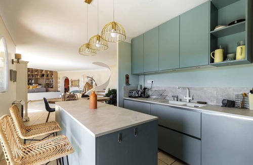 Antibes Ski Chalet | Charming provençal family house with swimming pool
