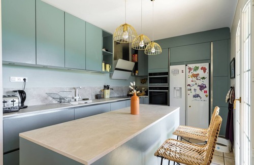Antibes Ski Chalet | Charming provençal family house with swimming pool