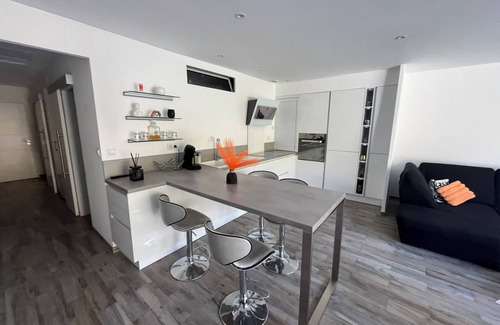 Uchaud Condo | Charming, quiet accommodation