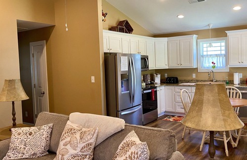 Landrum Cottage | "Charming ~ Refreshing ~ Convenient"