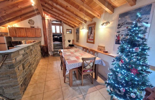Valfrejus Ski Chalet | Charming renovated chalet, sleeps 8, Valfréjus