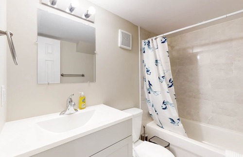 Midland House | Charming retreat with thoughtful amenities - your cozy getaway in the mountains