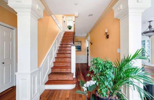 West Side House | Charming Retreat on Cypress St Rooms with share living space