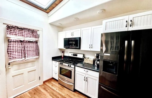 Newtonville House | Charming Riverfront Mansion: The Powers Housenn