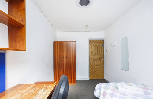 Bramcote Apartment | Charming Room Near Highfields Park