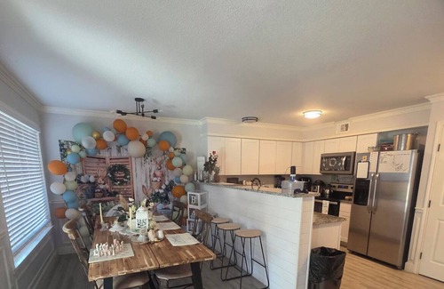 Cibolo House | Charming Room with AC, WiFi and Pool RM A
