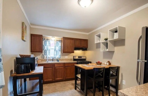 Lancaster House | Charming Row Home 5 Minutes from City Center