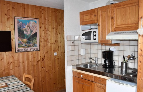 Pralognan-la-Vanoise Apartment | Charming studio in the center, near shops and cable car