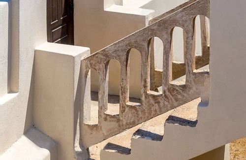 Pyrgos Villa | Charming Santorini Villa | 1 Bedroom Suite | Villa Dragneel | Spacious Terrace.