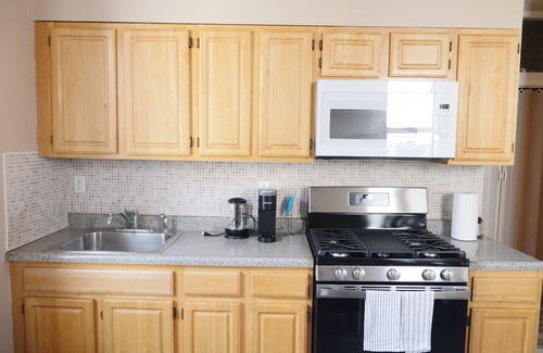Greenville House | Charming second-floor apartment in Jersey City, close to Manhattan!