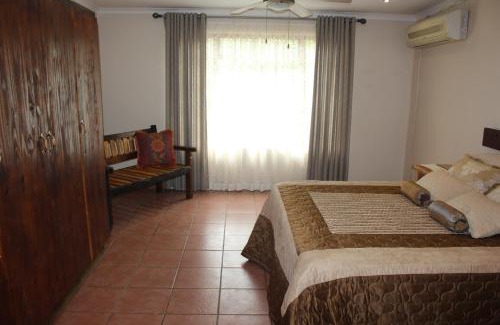 Phalaborwa House | Charming Self Catering Apartment