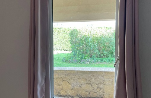 Rognes House | Charming sheepfold between Aix and Lubéron, 4 bedrooms, sleeps 11, swimming pool